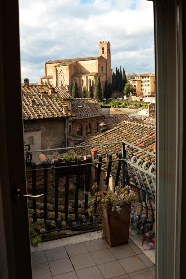Dama Charming Apartment 100M From Piazza Del Campo سيينا المظهر الخارجي الصورة